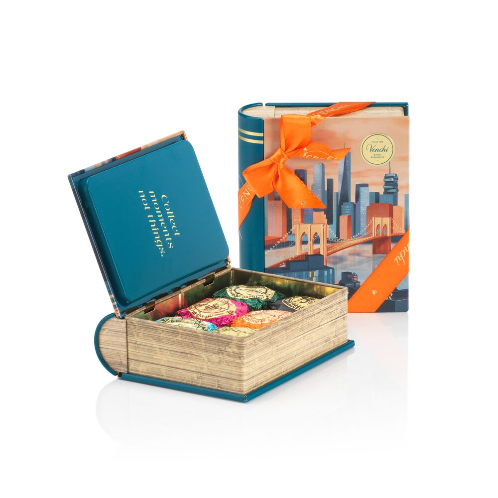 ②ベンチ　MARUICHI Novel　マルイチ ノベル New York mini book gift set: assorted Chocoviar chocolates, 119 g